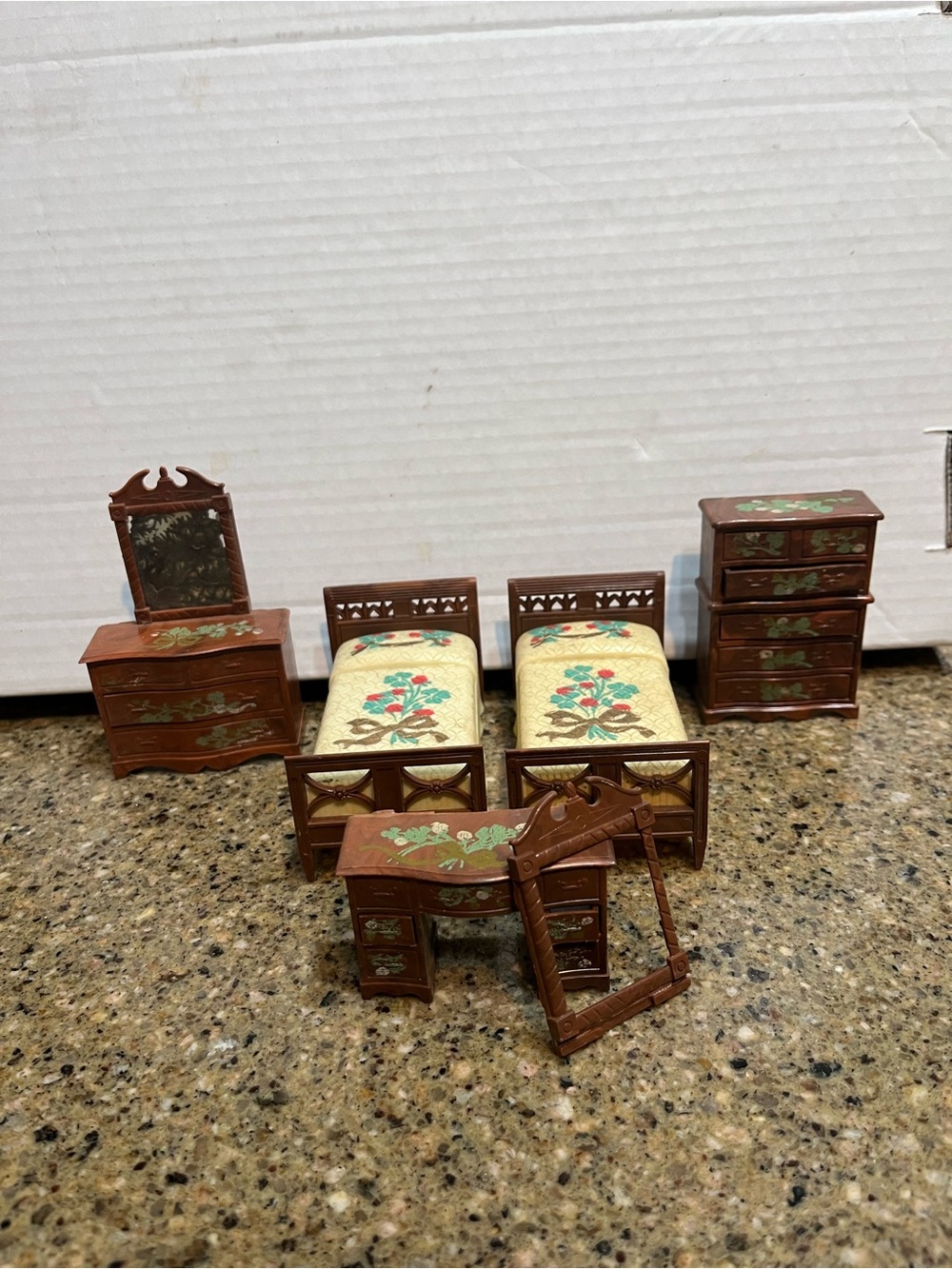 Renwal 6 Piece JOLLY TWINS Bedroom Set Vintage Plastic Dollhouse Furniture 1940s
